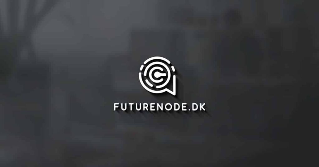 Velkommen til FutureNode.dk's slanke logo, med en stiliseret chatboble sammenflettet med et kredsløbsdesign på en mørk baggrund.